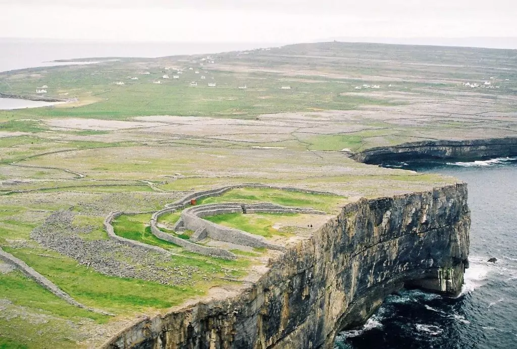 Fort de Dun Aengus en Irlande @Ronan Mac Giollapharaic
