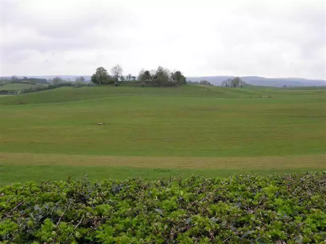 Tertre ou rath en Irlande, près de Findermore @Kenneth Allen