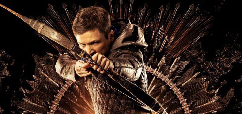 Taron Egerton est Robin des bois dans le film de 2018. Et il a une belle capuche!