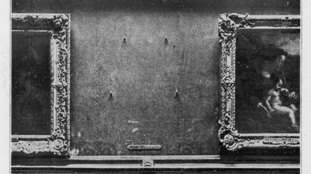 Le mur vide du Salon Carré où était accrochée la Joconde (Épheméride du 22 août)