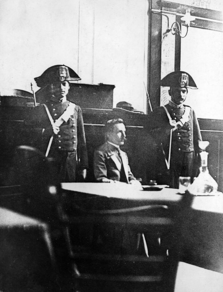 Vincenzo Perrugia lors de son procès à Florence en 1914.