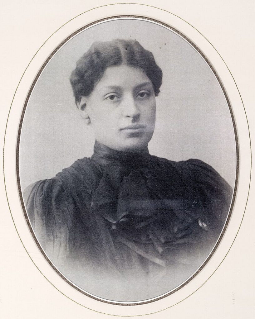 Portrait de Lucie Dreyfus.